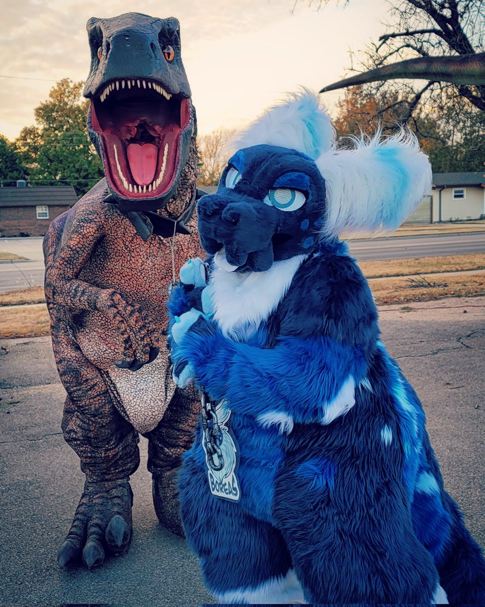 mewtwostyle's tweet photo. Boreas went to the I Heart Cookies Co. setup with dinosaurs - met a friend named Lucky, tried a delicious cookie, and had a fantastic time!
π§΅πͺ‘: @2stupidfurs
#furry #fursuit #fursuiter #furryfandom #macaroniraptor #macrap #cookies #dinosaur #raptor #trex #animatronic https://t.co/G6Qa2n89lA