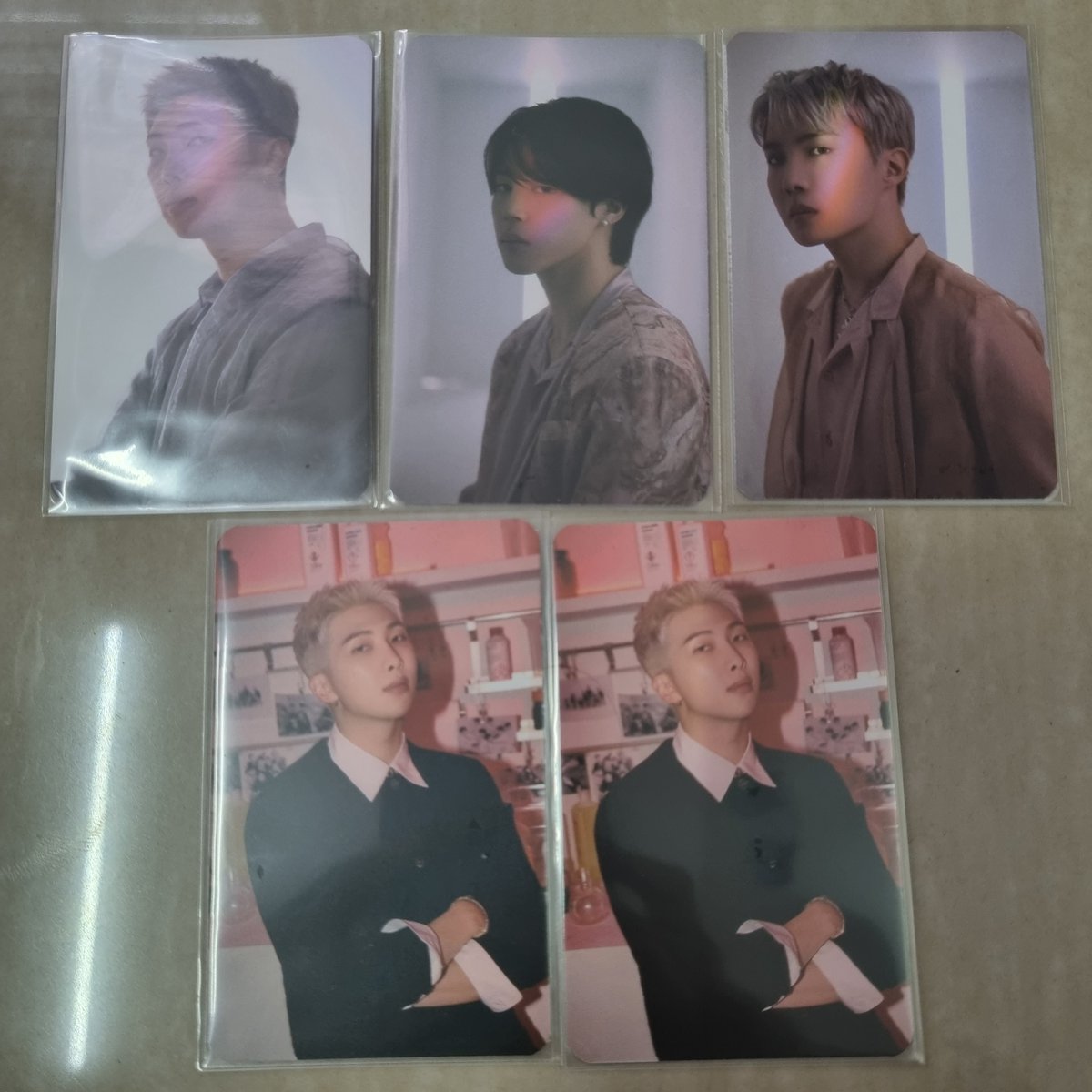 stanhaseyo's tweet photo. #stanhaseyo_sells wts lfb ph onhand

BTS Proof Standard Edition Lucky Draws

》M2U – Jimin, RM, J-hope (1 each avail) ✅️
》Powerstation – RM (2 avail) ✅️

₱750 ea
all-in + lsf

mop: gcash
mod: flash, j&amp;t, sco

📩 dm/reply to claim

# prf std ld pc photocard namjoon hobi draw https://t.co/j7mhPJMXHp