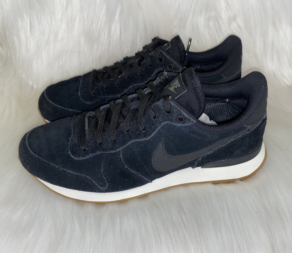 HappyDeals3001's tweet photo. #HappyDeals has just listed more #shoes ! #Sale going on now ! #AirJordan and more !

https://t.co/ddGRe3Wcyc

—————

#Puma #shoes #hokaoneone #nike #brooks #asics #walking #ebay #adidas #alta #reebok #ebayseller #footwear #crocs #VANS #newbalance #merrell #boost #saucony #airmax https://t.co/p7bTK3udZs
