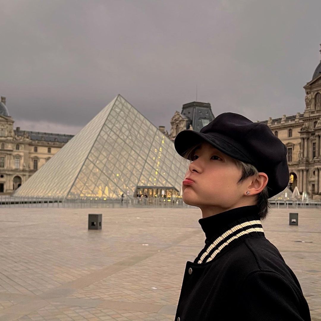 JIlHOONN's tweet photo. Paris equals good view. https://t.co/TCQptAbzUi