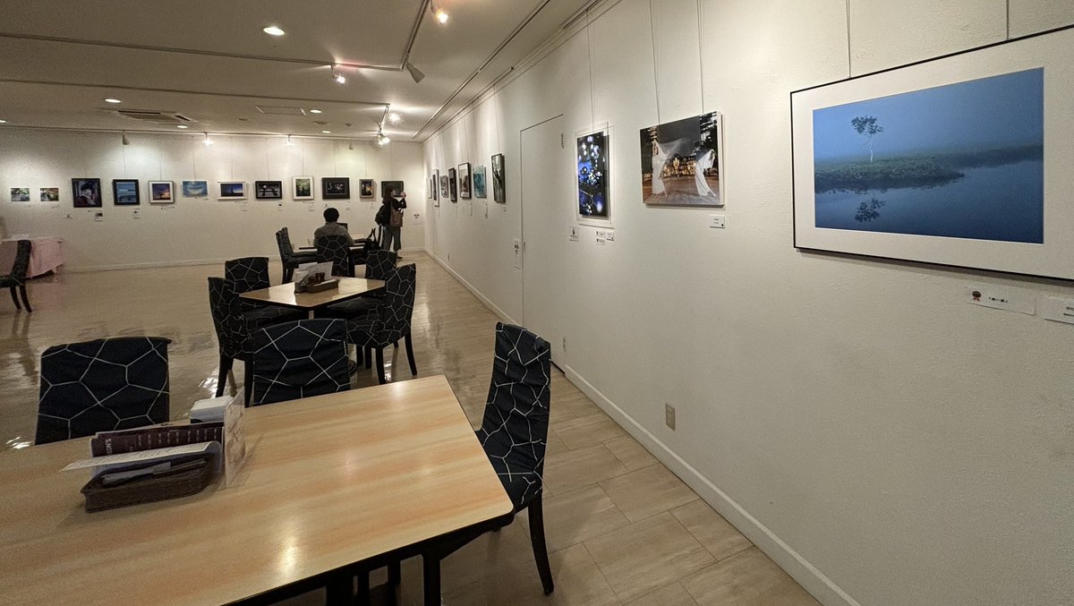 PortraitRagi's tweet photo. 先日、ありがたいことに私がモデルをさせていただいた作品が写真展に展示されたとのことでした🙏🙏
観に行く予定が娘の体調不良の為観にいけなくなり残念だったのですが行ってくださったカメラマンさんが撮ってくれました☺️ありがとうございます🩷
📷by おたべさん
#model #写真展 #dancer #ycac https://t.co/2RwCG3kYJD