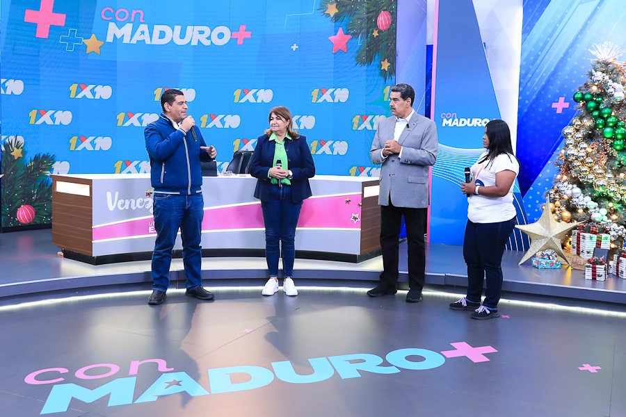OviedoPSUV's tweet photo. El "Con Maduro+" de hoy estuvo buenísimo y aquí puedes ver el segmento en el cual hablamos del gran trabajo de recuperación que estuvimos haciendo en la escuela Lucila Palacios. Te dejo el link: https://t.co/aeSNmUMAXK

#SíPorElE5equibo https://t.co/Uy2QRpPbU7