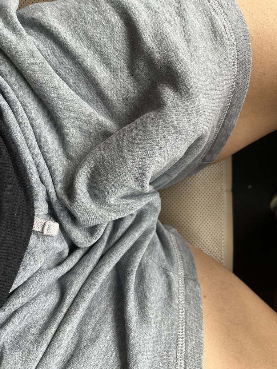 19cmlife's tweet photo. 唔知有無人留意到呢🙊
如果係街見到我咁你會點做先🙊🙊 https://t.co/WToBMjUnoU
