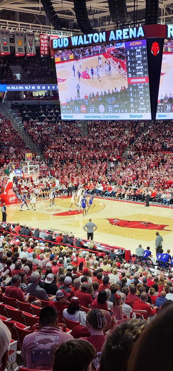 Donnetta_RDA's tweet photo. Season opener didn't disappoint. God I love basketball https://t.co/ym69LA5CgL