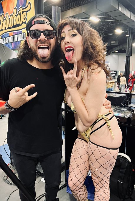 Some more beautiful folks from @EXXXOTICA @KaidenBaileyXXX @Mattyiceee03 Deen Anthony @FoXXXyDarlin https://t<a class="tags" target="_blank" title="On Twitter" href="/?out=eyJ0eXAiOiJKV1QiLCJhbGciOiJIUzUxMiJ9.eyJpYXQiOjE3MjE4Nzg0OTYsImlzcyI6InR3cG9ybnN0YXJzLmNvbSIsIm5iZiI6MTcyMTg3ODQ5NiwiZXhwIjoxNzUzNDE0NDk2LCJyZWRpcmVjdF91cmwiOiJodHRwczovL3R3aXR0ZXIuY29tL0VYWFhPVElDQSJ9.l7J6feXkYbnHRzIU79WCPgU41zxaUoo2iSmX4T4YWVNsI7V_QF3igJV2BX61-4ksNeiMaG6wlAqbbaBxWZnT_w">@EXXXOTICA</a><a class="tags" target="_blank" title="On Twitter" href="/?out=eyJ0eXAiOiJKV1QiLCJhbGciOiJIUzUxMiJ9.eyJpYXQiOjE3MjE4Nzg0OTYsImlzcyI6InR3cG9ybnN0YXJzLmNvbSIsIm5iZiI6MTcyMTg3ODQ5NiwiZXhwIjoxNzUzNDE0NDk2LCJyZWRpcmVjdF91cmwiOiJodHRwczovL3R3aXR0ZXIuY29tL0thaWRlbkJhaWxleVhYWCJ9.uaQS4B5A6C0OTGMmokZs51H7gkbCw6RukDnBdjGZU_gX77UHkBIfQJvrVn0Kbv8_yxcHQeR6vDBpKCMixq-A9w">@KaidenBaileyXXX</a><a href="/tag/mvsales"class="tags"><span>#mvsales</span></a>