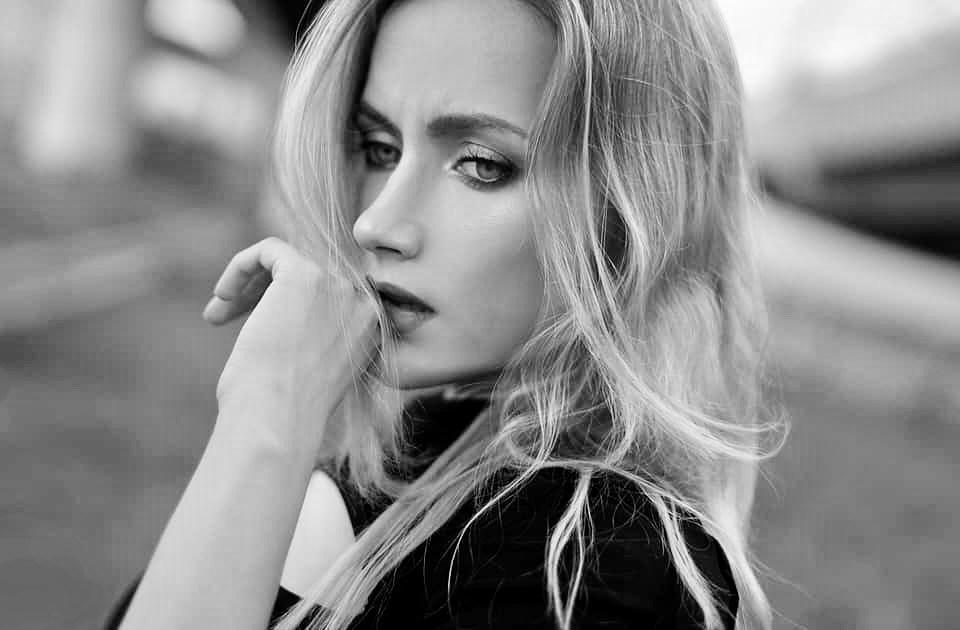 ❝𝘐 𝘤𝘢𝘯'𝘵 𝘤𝘩𝘢𝘯𝘨𝘦 𝘺𝘰𝘶 𝘯𝘰𝘸, 
𝘚𝘢𝘷𝘦 𝘺𝘰𝘶𝘳 𝘰𝘸𝘯 𝘴𝘬𝘪𝘯, 
𝘐'𝘮 𝘯𝘰𝘵 𝘺𝘰𝘶𝘳 𝘩𝘦𝘳𝘰𝘪𝘯𝘦.❞  

𝗪𝗿𝗶𝘁𝗲𝗿 &amp; 𝗖𝗵𝗮𝗿𝗮𝗰𝘁𝗲𝗿 𝗜𝗻𝗳𝗼𝗿𝗺𝗮𝘁𝗶𝗼𝗻 siilverspiider.carrd.co