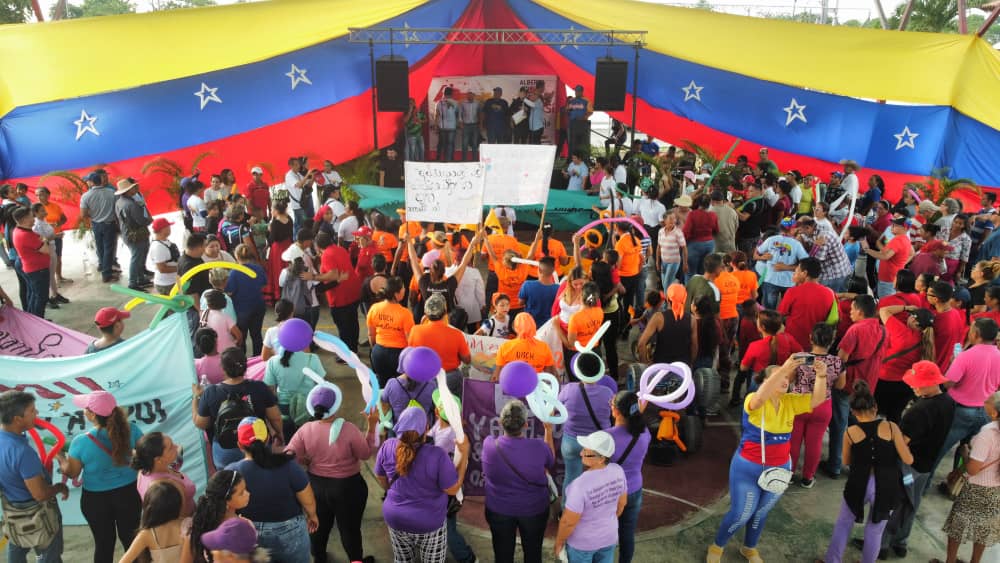 LaBBunke's tweet photo. 🚩 El Vigía se movilizó en defensa del Esequibo
#5VecesSí

Más Detalles 👇
https://t.co/NtGyKCFW2u
@NicolasMaduro @JEHYSONGUZMAN @PartidoPSUV @cocoreyesmerida @dcabellor @LaBunkeB @JoseUzcateguiVz @pinfantea @molotovcandanga @NelsonLAlvarez https://t.co/uFC0kwiXHB