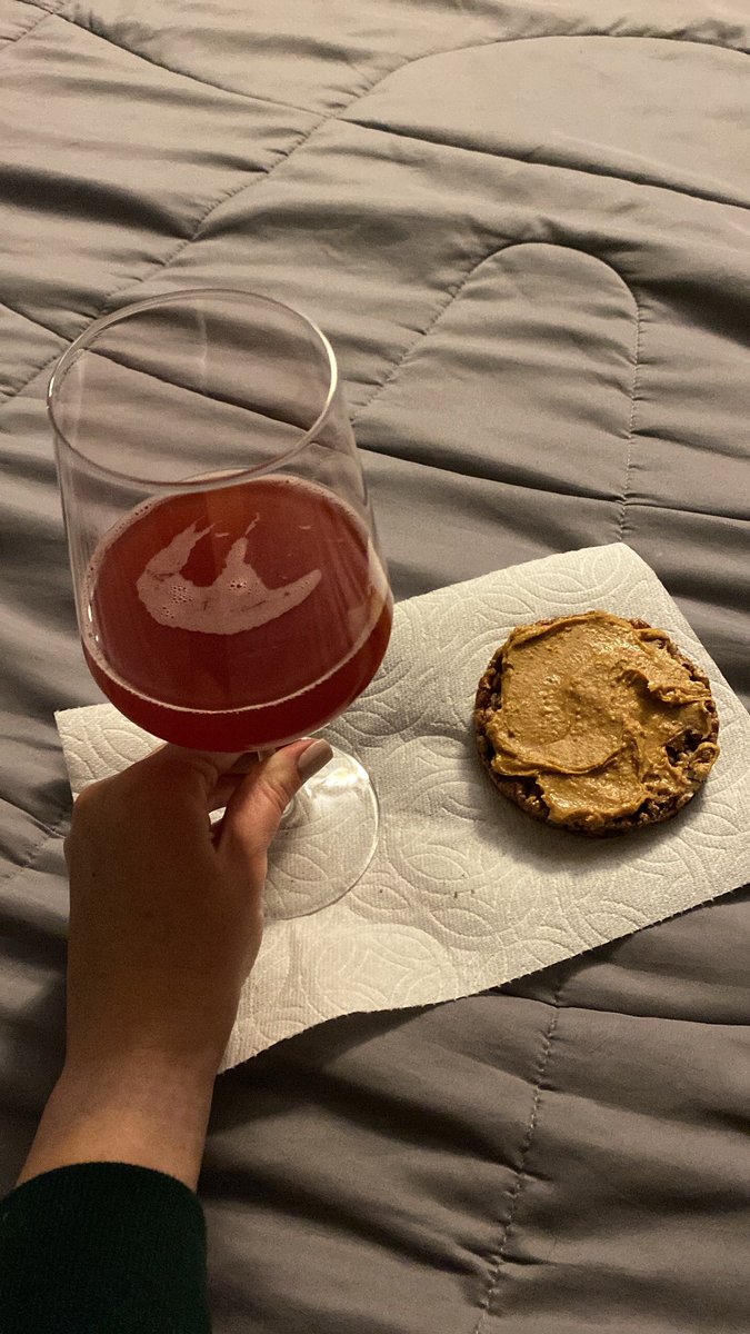 BriannaColleen's tweet image. My favorite way to end the night lately @gtslivingfoods and a rice-cake with @Justins #healthylife #prep #competitionprep