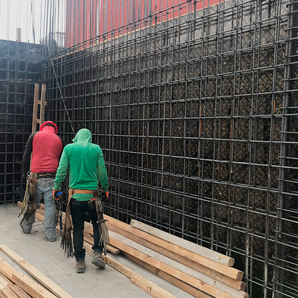 NativaArquitect's tweet photo. Muros Enduelados.
Habilitado, cimbrado y colado de muros enduelados de 20 cms de espesor con acabado aparente con moño a cada 60 cms.
#ArquitectosCDMX #EstructuristasCDMX #ProyectoArquitectónico #DiseñoArquitectónico #CáluloEstructural #BIMEstructural #ProyectoEjecutivo https://t.co/SAiIi5itEE