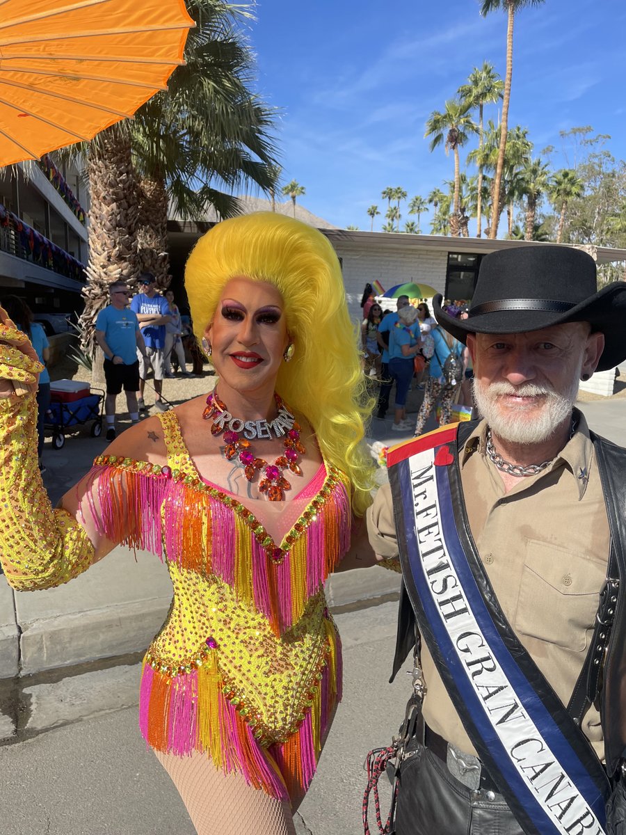 MasterTopXXL1's tweet photo. The gay pride is beginning #pslod #spanishflc #slfc #boxerbarcelona #boxergrancanaria #mr_riegillio #aasssoxx_pl #blckdogshop #fetish #fetishpride #barkiki #wunderbargrancanaria #bunkergrancanaria #blf #easterberlin https://t.co/dKIJf1JsSX