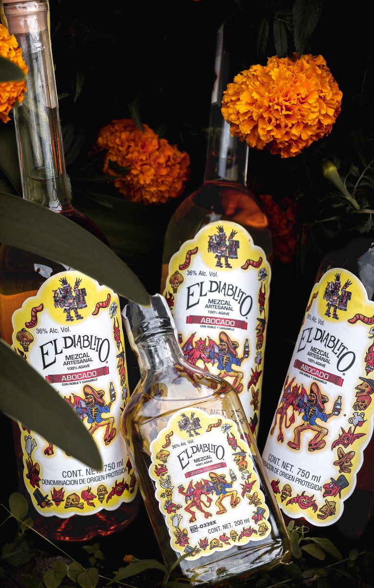 “A mi una persona que no toma mezcal, no me va a venir a dar consejos” #mezcaleros #tradiciones #mezcaleria #tepoztlan #tepoz #morelos #l4l #mezcalartesanal #mezcalito #tepoztlán #mezcallovers #autumn #shop #agave #drinks #otoño #dayofthedead #cempasuchil #mezcales #tradicionesmx