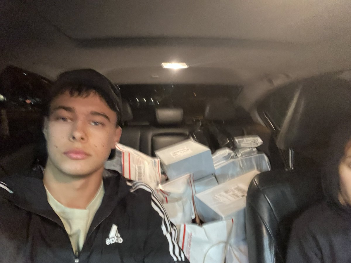 Small Pickup and small 89 FBM drop off all in an honest days work 💪💪💪. Had all 89 units bagged and labeled in 2hrs. LFG Fam #riseandgrind Baby💰📈