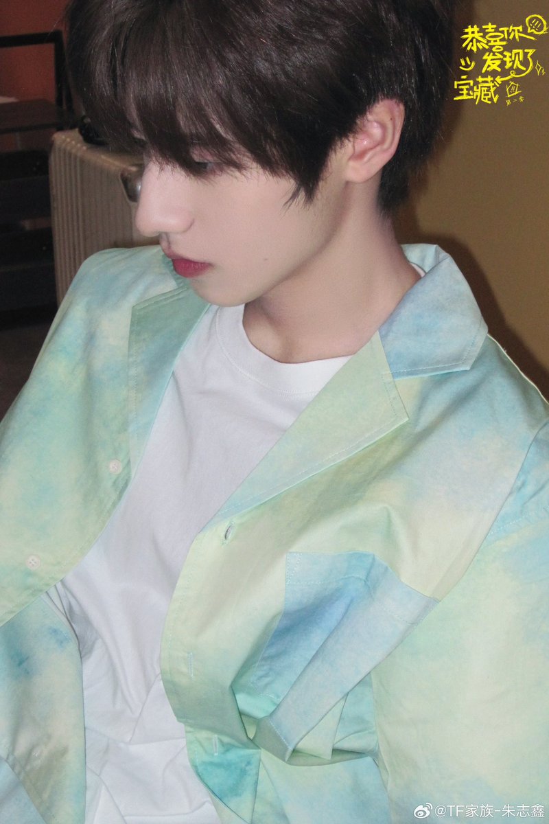 jerlverswetur's tweet photo. @denglujihua #朱志鑫 #zhuzhixin #ZhuZhiXin 这是什么我见犹怜的美人😭😭😭😩😩😩宝宝好美🥵🥵🥵 https://t.co/0LC6JDLnyF