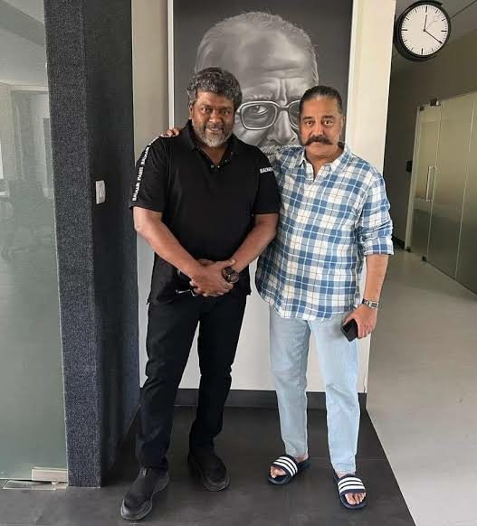 rajaputthiran1's tweet photo. மதிப்பிற்குரிய அன்பு தலைவர் திரு. @ikamalhaasan எனும் உலகநாயகனுக்கு வாழ்த்துகள் தந்த புதுமை விரும்பி மதிப்பிற்குரிய இயக்குநர் திரு. @rparthiepan
அவர்களுக்கு நன்றி 
#HBDKamalSir #KamalHaasan #MakkalNeedhiMaiam https://t.co/qTwO14z2Gn