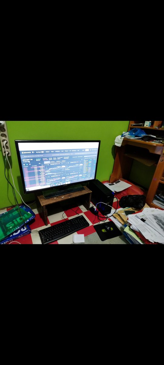 Aku tidak akan pernah mengakhiri sesuatu yang sudah ku mulai susah payah, walau lelah, kuyakin akan ada kemenangan dari apa yang sekarang ini ku perjuangkan,,