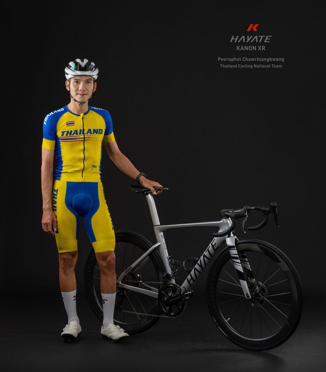 BicyclesKaze's tweet photo. KAZE "HAYATE" (ฮายาเตะ) 🇹🇭🇹🇭 พีระพล ชาวเชียงขวาง ทีมชาติไทย 🥇🥇... กับรถคู่ใจ KAZE  HAYATE - Kanon XR ..... เท่สุดๆ..🤟🤟
-------------
#ridekaze #kazebicycle #KazeKanonXR #KazeHayate https://t.co/dREif2fAb2