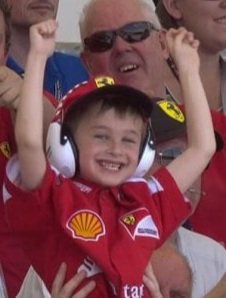 - No hay carrera este fin de semana.

- Pero recuerdas que eres Fan de Ferrari!
