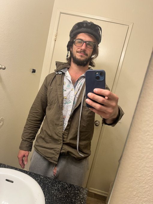 Biking with me or nah https://t.co/s3HRuzDOku