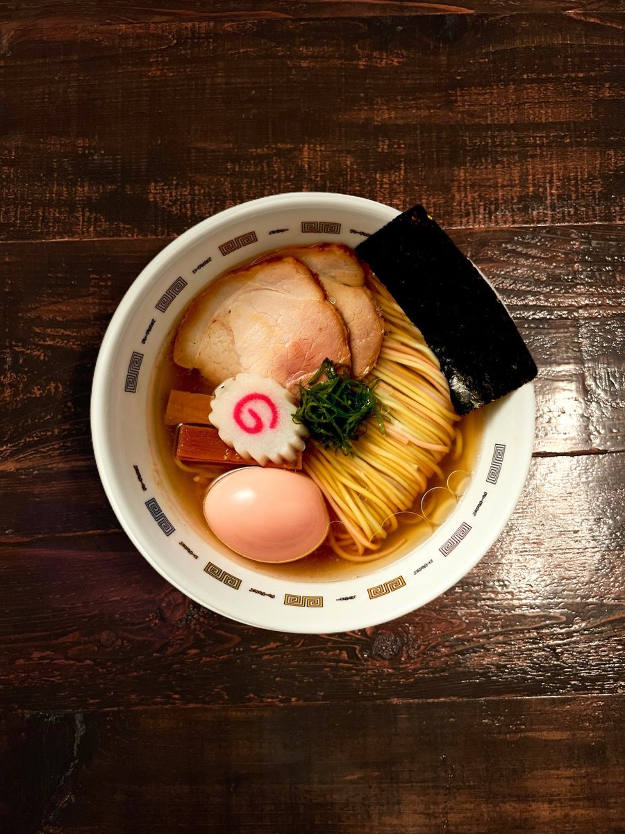 shono_menya's tweet photo. 本日より渋谷パルコのJikasei MENSHOで
#Doodles コラボラーメンを始めました！テーマカラーの虹色に合わせてパプリカ、マンゴー、ほうれん草などの食材を練り込んで麺を打ちました。"愛の味玉"はビーツで健康的に。Doodlesの世界観に浸れるオリジナルコラボ丼も作ったので合わせてお楽しみください。 https://t.co/UWrhVUtp9J