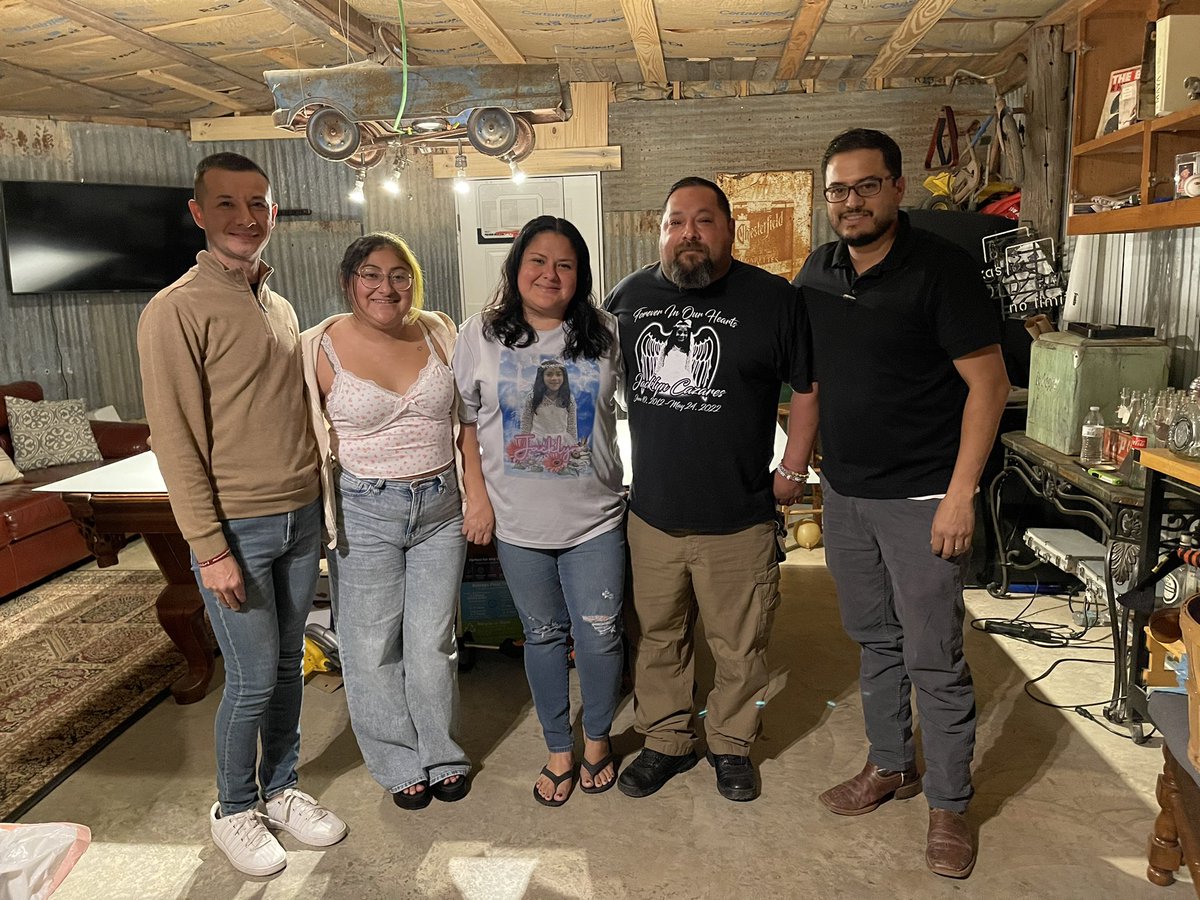 Honored to have the Cazares Family on our podcast. Listen in! <a href="/LivesRobbed/">LivesRobbed 🟧</a> <a href="/GloriaCazares82/">Gloria Cazares</a> <a href="/jazlikescheese/">Jazmin Cazares</a>  

anchor.fm/james-adam75/e…