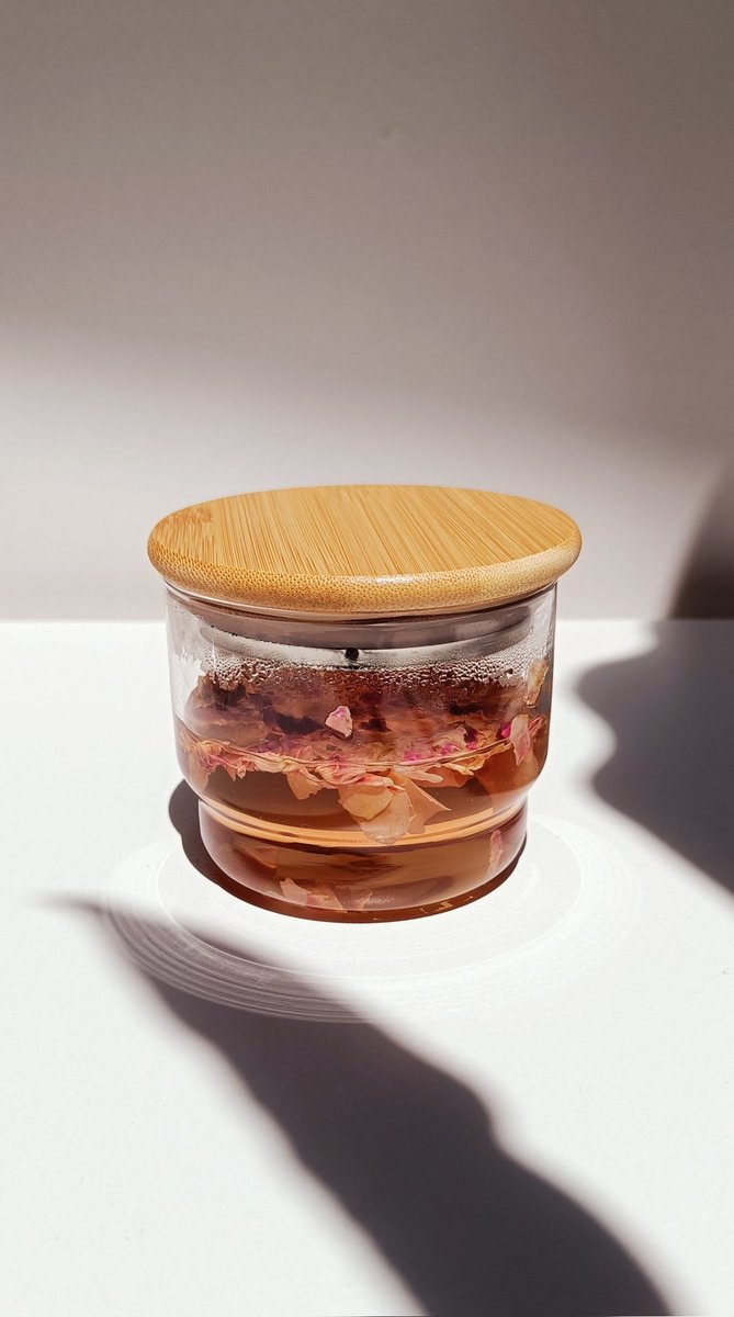 LydiaHermina's tweet image. Rose Lemonade 👍🏻👍🏻
- Homemade Rose Water
- Juice Lemon udah pake gula
- Es yang banyak

#roselemonade #rosewater #colddrink #rose 

Beli rose petalnya disini  ya : tokopedia.link/upUwWmcwwEb