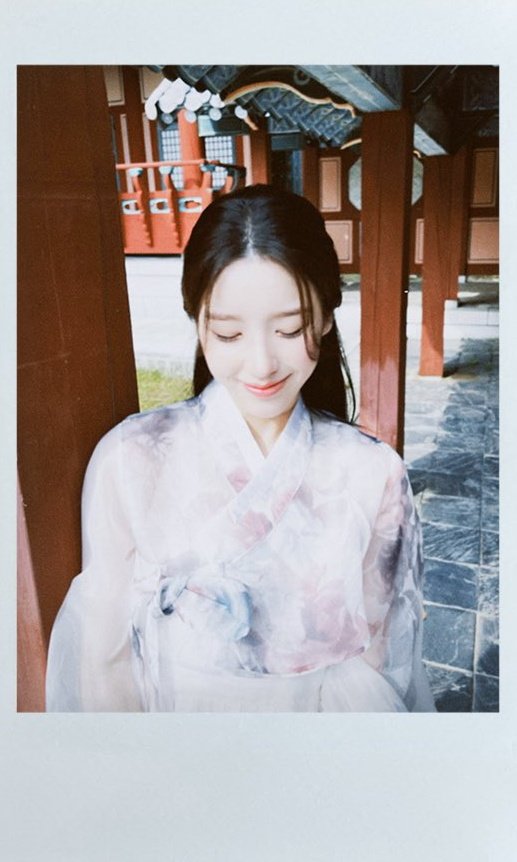 heejinlqs's tweet photo. princess jeon heejin <3 https://t.co/jwSe83qSKL