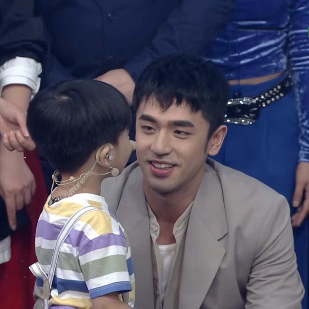 DavidTroopsOFC's tweet photo. David Licauco and Argus in #ShowtimeMagpasikat2023.

What a cute surprise. 🥹💙

#DavidLicauco | @davidlicauco https://t.co/nFIj0cnAWB