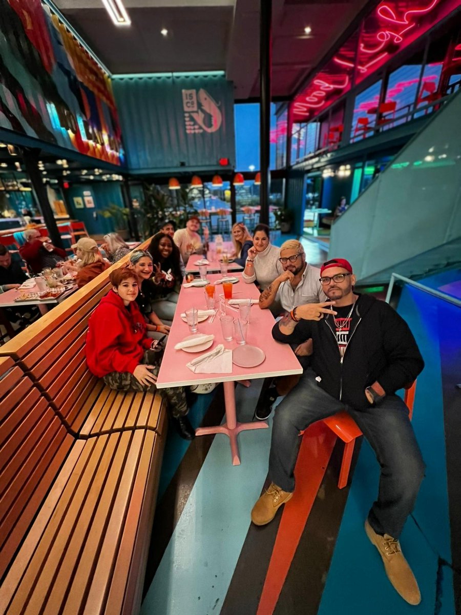KewlChick_'s tweet photo. @420pharaoh @PsychoKittiesOG @MadHareSociety Chillaxin at the @RichmondTat2Con with @Ugonzo_art @ElRealGenius @jessesmithart from @inkmaster &amp; @carkayous &amp; @ogAbel &amp; @inkandace 

Sorry missed out on LL. But interesting space. Join us at the @RichmondTat2Con 2024!

#PK4LIFE
#MH4LIFE https://t.co/x3VMQNMbmJ