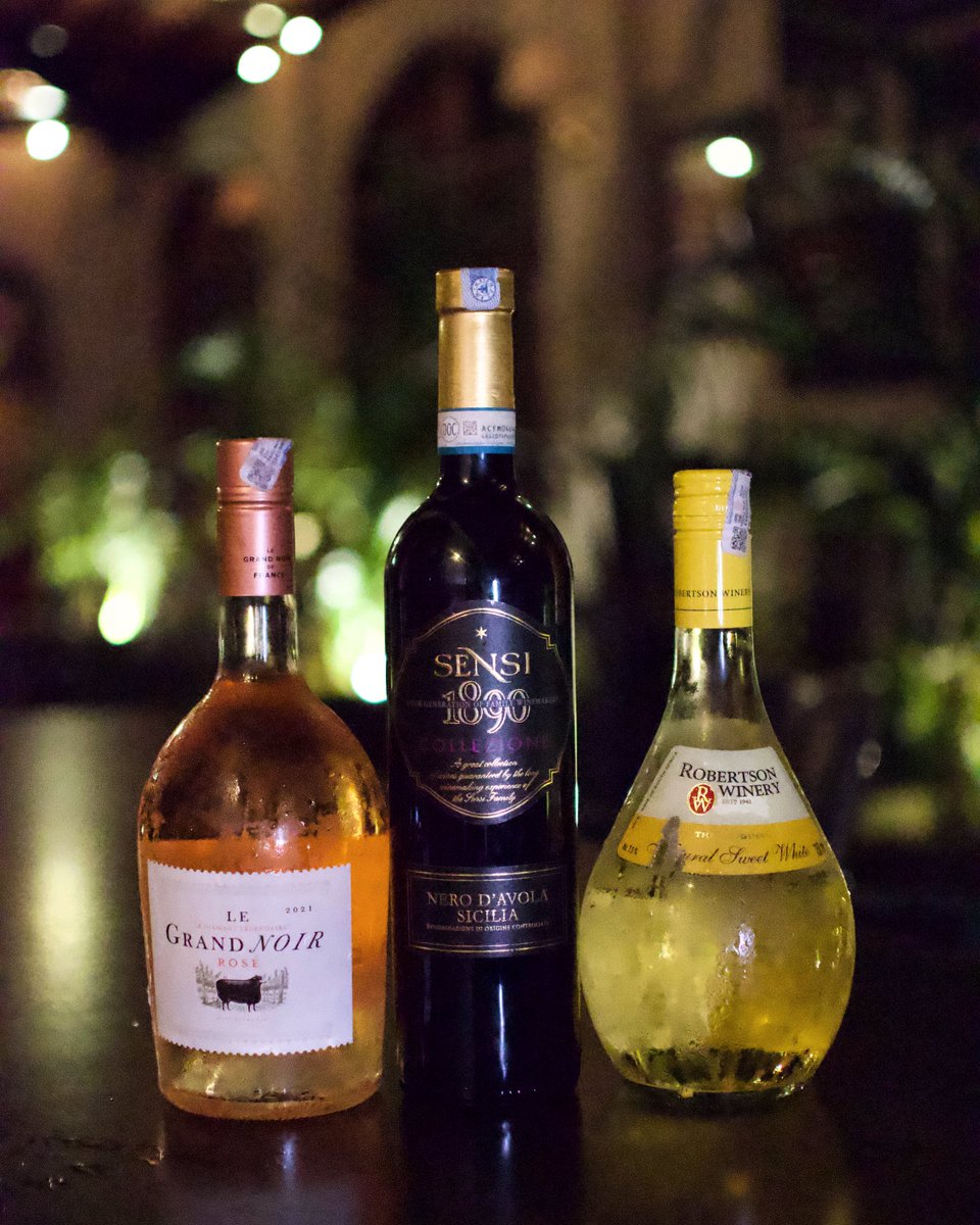 Our recent #chefssignaturepairingseries, featured a trio of fine wines alongside Karnataka's Nati cuisine: the incredibly quaffable @legrandnoir #Roséwine from 🇫🇷, the bold @SensiVini Collezione Nero d'Avola #red from 🇮🇹 & the lush Natural #Sweet White by @RobertsonWinery, in🇿🇦.
