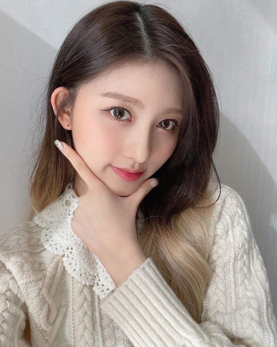 #𝚃hǝ𝙲hᥲ𝗼𖫰︢︣ׄs𓈒࣪ꪆ·章节 comenzó y yo que no quería perdermelo por lo que me puse lo más bonita posible para así poder apoyar a @y2kmeow_

⋆ 𝐘u𝚔i ᨘin 𝚠onɗeʀ𝚕a𝕟𝗱 ໑