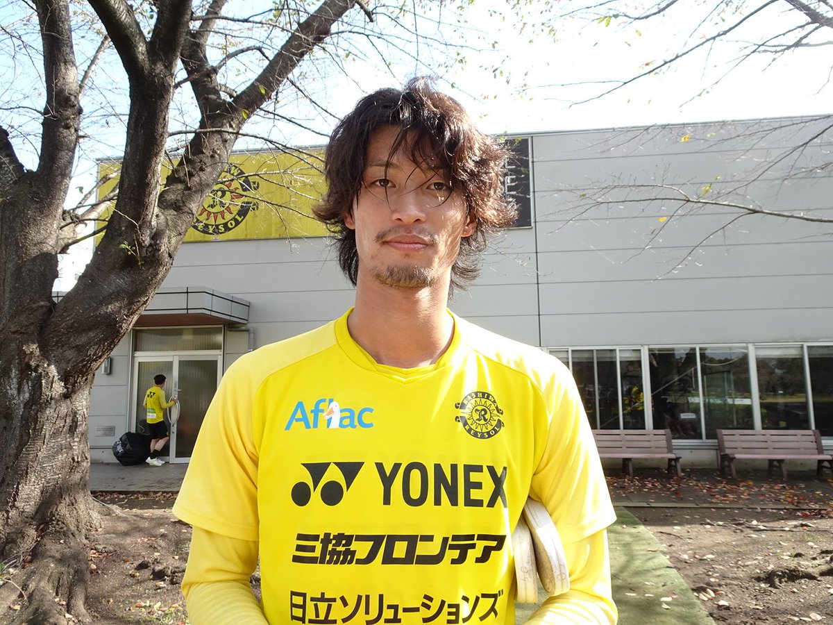 【本日の日立台にて】
立田悠悟選手
お疲れのところ、練習後のファンサービスありがとうございました。