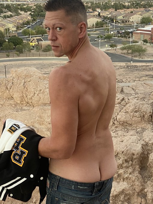 Follow me. https://t.co/YVBcAPuCTz