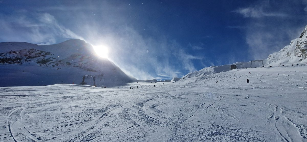 #2seasonsatatime <a href="/Salzburgerland/">VisitSalzburgerland</a> <a href="/mykitzsteinhorn/">Kitzsteinhorn</a> &amp; <a href="/salzburg_stadt/">stadtsalzburg</a> ⛷️☃️❄️👣🗻🍁🍂