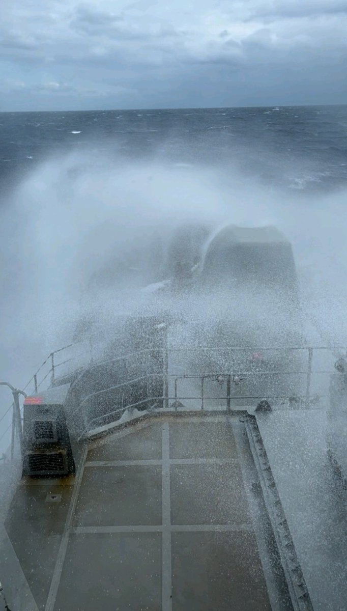 Στα Πέλαγα με sea ​​state 5🇬🇷

«Μέγα το της θαλάσσης κράτος»
#HellenicNavy