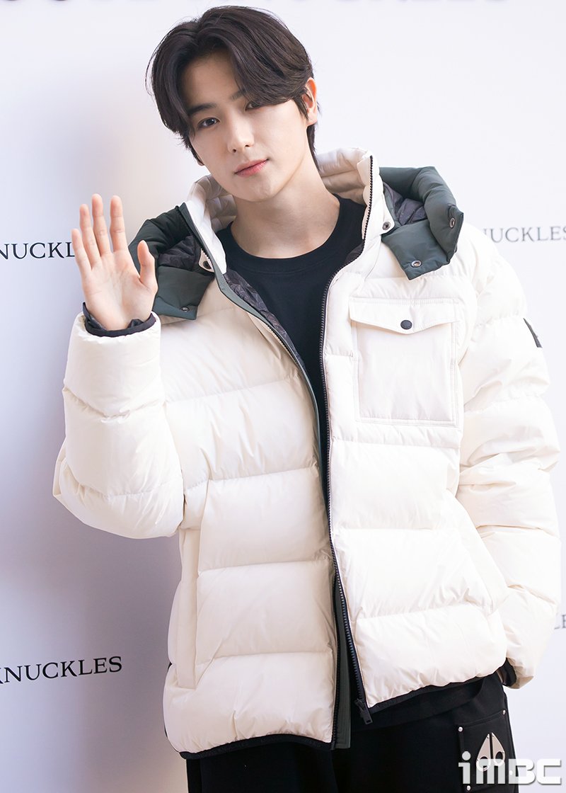 Surrounded by an incredible blend of style and fashion at the MOOSE KNUCKLES event. Absolutely in love with the cool vibes and the unparalleled uniqueness of their designs.