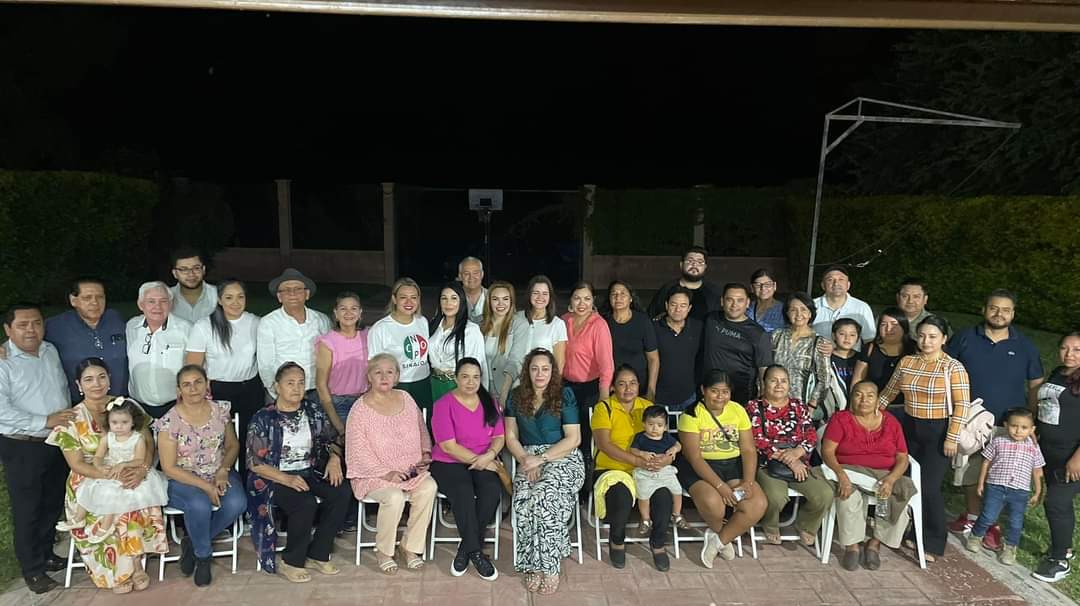 PaolaGarateV's tweet image. El sábado en la tarde iniciamos en el @CDEPRISinaloa la renovación de sectores y organizaciones Municipales en el @PriAngostura23!! 
Como cada lunes con medios  #PRImeroInformate!
Reunión Hibrida con Dirigentes y cerramos el día en #Gml renovando la @CNOP_SIN mpal. #GanaremosEl24