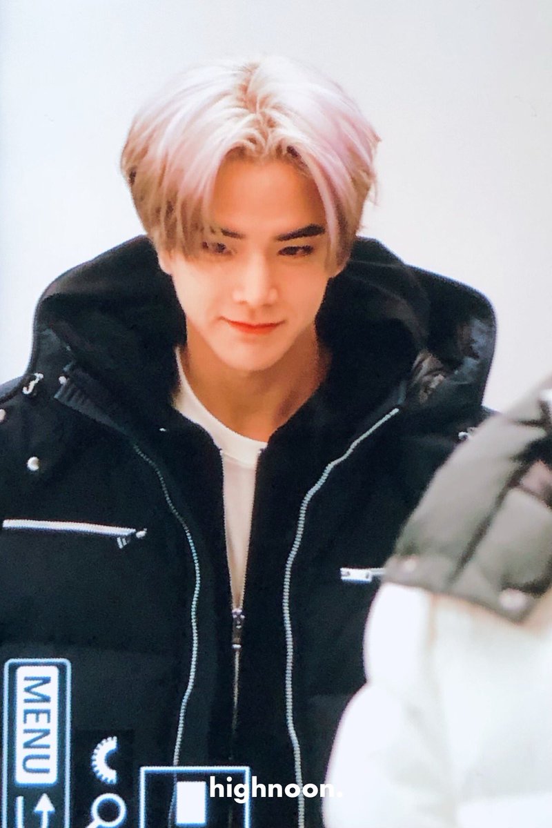 highnoon808's tweet photo. 231107 무스너클
😀😀😀

#영훈 #younghoon https://t.co/jvjEQj8R34
