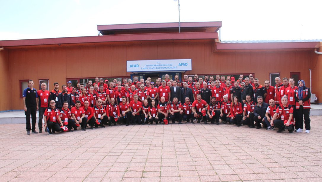 mebakub's tweet photo. Destek Hizmetleri Genel Müdürlüğü ve UNICEF İşbirliği ile Afet Öncesinden Sonrasına Eğitim Projesi kapsamında "Depremde Arama Kurtarma Eğitmen Eğitimi Kursu" Afyonkarahisar'da başlamıştır.

@tcmeb @Yusuf__Tekin @meb_dhgm @omurfatih @mebisgb @ozkan_meb @MetinTayarer https://t.co/zA8NluK5DY