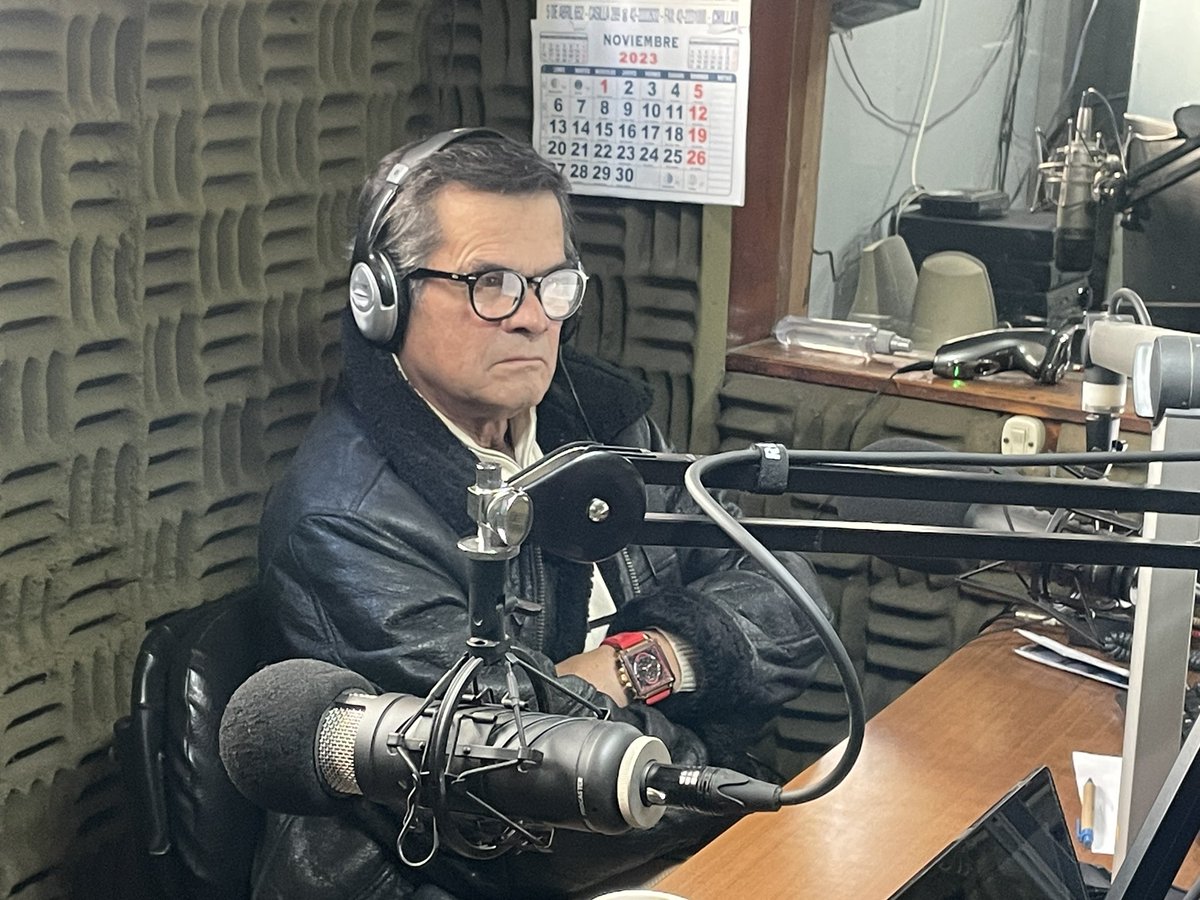 Partimos la mañana en la sintonía grande de la #Ñuble 🎙️📻 <a href="/RadioNuble/">Radio Ñuble AM y FM</a> 89.7FM-900AM junto al seremi Antonio Marchant para conversar sobre:
✅PlanEmergenciaHabitacional
✅CiudadesJustas
✅Vialidades