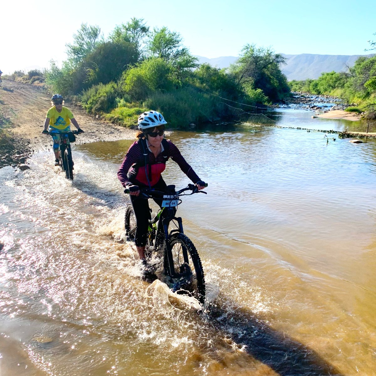 We had a fantastic group with us over the weekend. It was a green Karoo for a change with uncharacteristic river crossings. Great fun had by all. .
#karoogravelgrinder
#cycletouring #adventurecycling
#biketouring #worldbybike #biketour #rideyourbike