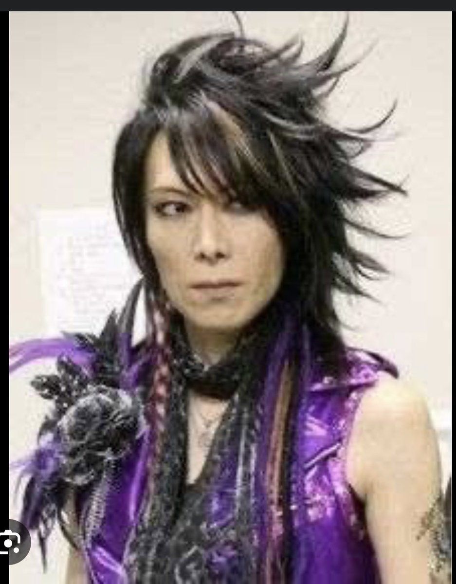 Tears0816310's tweet photo. #Xjapan
＃HEATH

現実ではまだ全然受け止めれないけど最高のベーシストを亡くしてしまった。😭
紅に染まった夜の中止から現メンバーでの活躍はもう見れなくなるとは本当に悲しい。
これからは悩まず天国でHIDEと楽しく音楽活動して欲しい。

心よりご冥福をお祈りします。

合掌🙏 https://t.co/uMr2NzqNXS