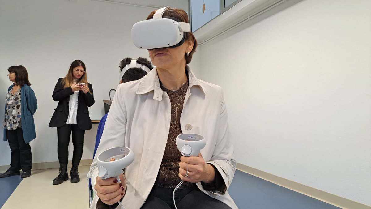 L’Assessora di <a href="/Roma/">Roma</a> Monica Lucarelli, delegata del sindaco, visita la Palestra dell'Innovazione di #Corviale del progetto #SmartHeartRome 
#Robotica #coding  #tinkering  #realtàvirtuale #iA <a href="/MirtaMichilli/">Mirta Michilli</a> <a href="/FmdGiovanna/">Gc</a>