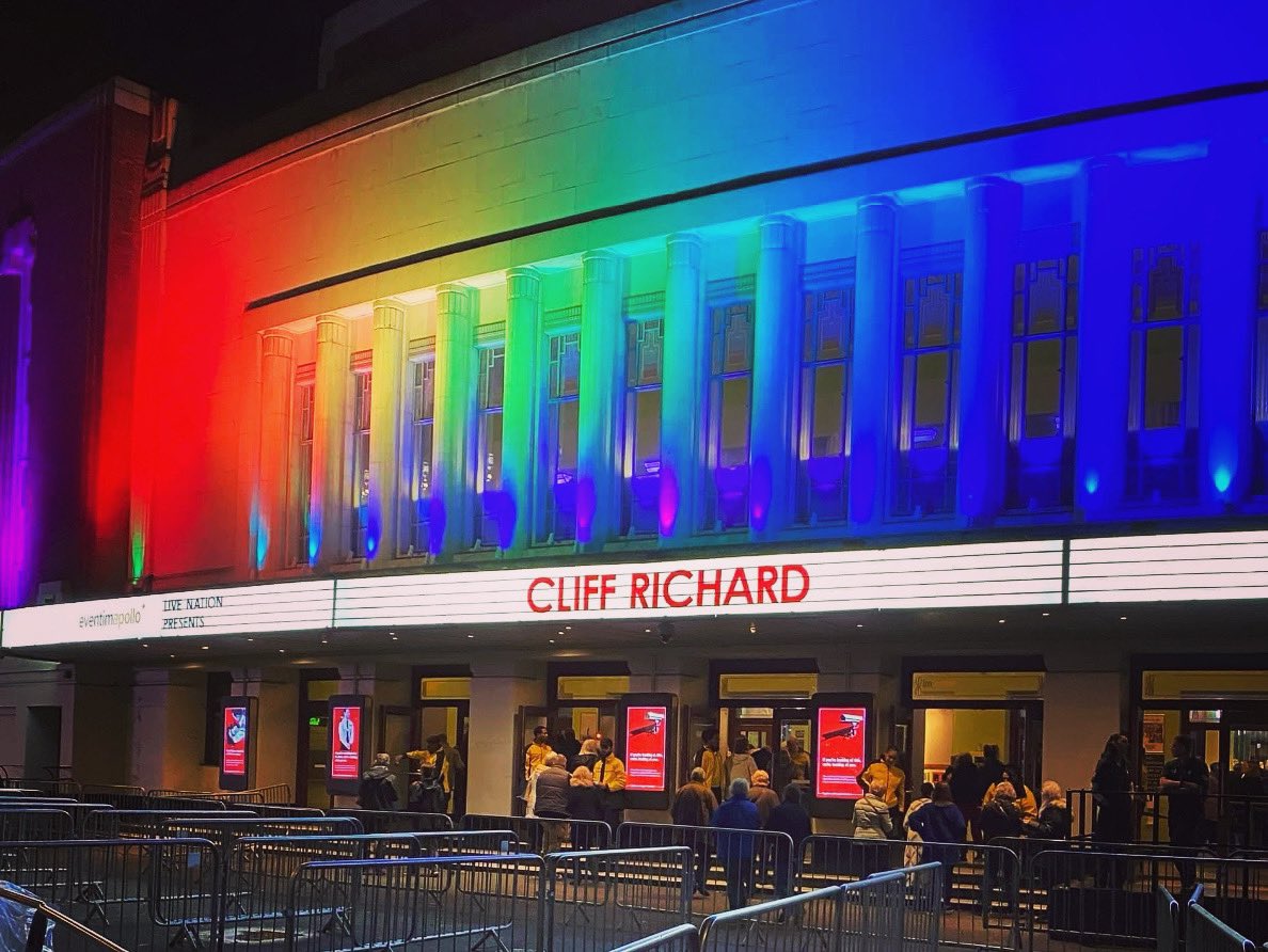 The show’s beginning was absolutely amazing! It was filled with incredible energy, passion, excitement, and above all, it was so much fun! It was a delight to witness Cliff’s fans dancing the night away and having a blast. #sircliffrichard