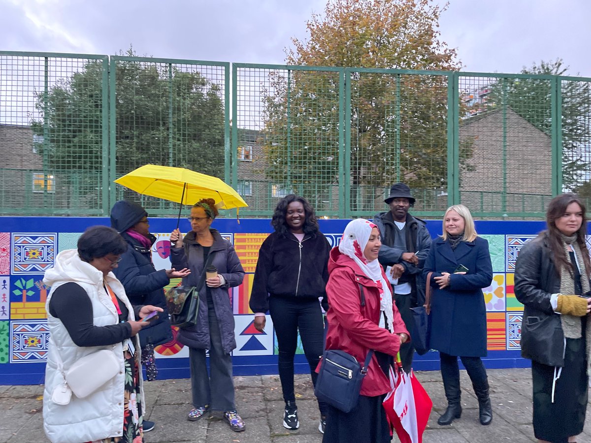 Good to see residents braving the rain for the unveiling of the Carpenters Road installation. Well done to all involved