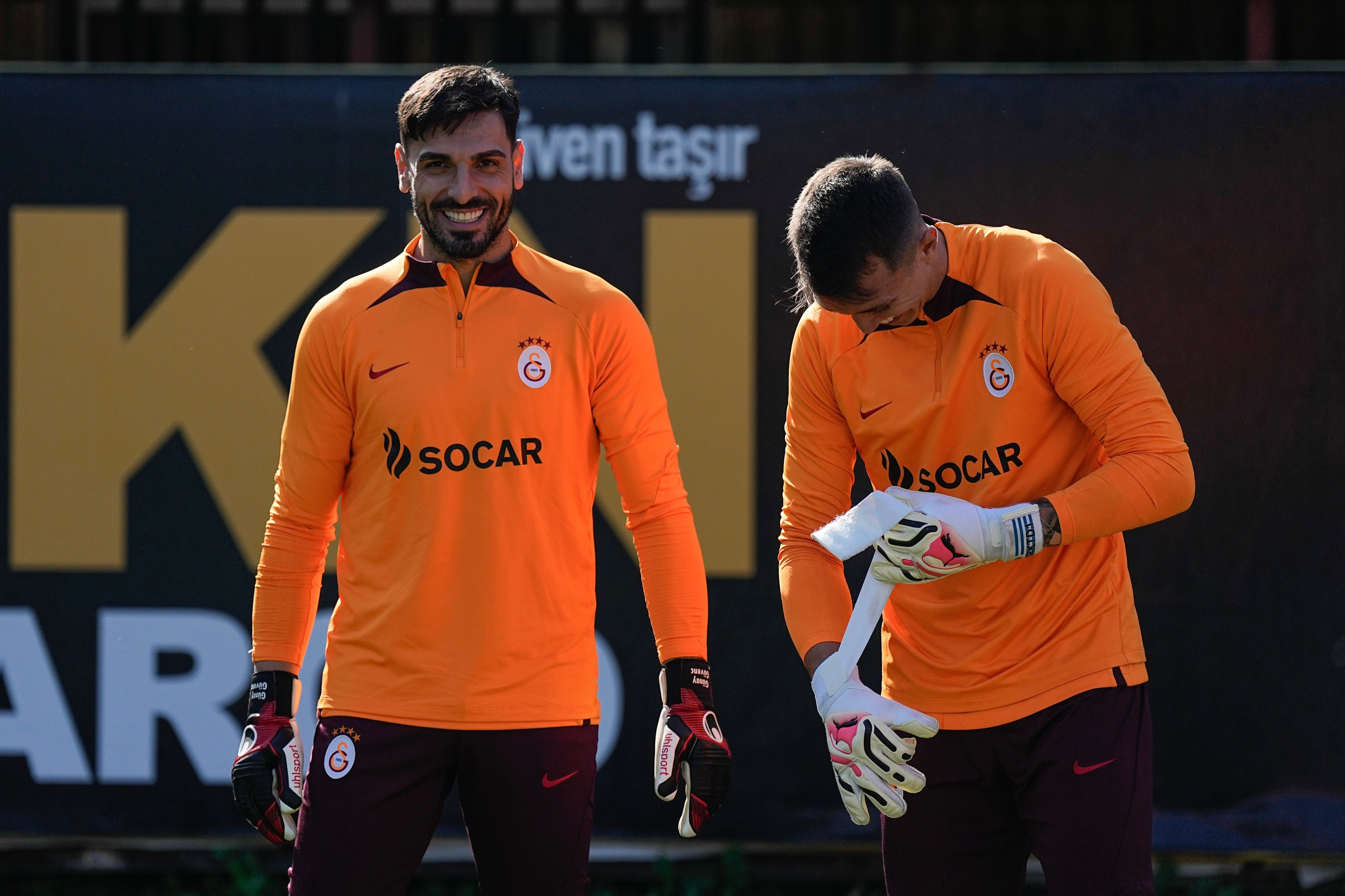 Galatasaray Facts على X: "Bugünkü idmandan Günay Güvenç ve Fernando Muslera! https://t.co/l5Z5WxQUIr" / X