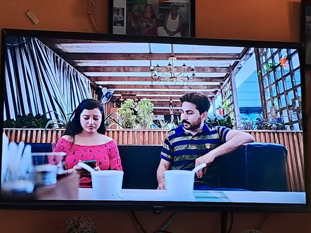 #NoonRoti_MaithiliWebseries
जे एखन धरि नइ देखने छी जाउ आ देखू मैथिली Web series <a href="/madhurmaithili/">madhurmaithili</a>  केर  you tube चैनल पर। पहिल episode मुफ्त देख सकै छी। बाँकी केर दू सँ आठ episode  299 टका केर सब्सक्रिप्शन लय देखू। एकबेर पेमेंट कय आठो एपीसोड देखू आऽ फेरो पेड सब्सक्रिप्शन हटा दियौ।