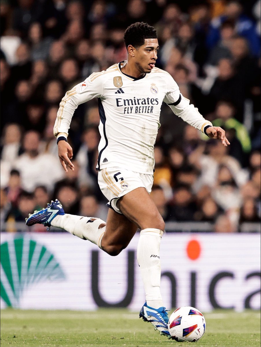 Bellingham suffered a shoulder dislocation last weekend… 😥      He may end up missing the next Champions League game against Braga.

#Bellingham #ChampionsLeague #RealMadrid