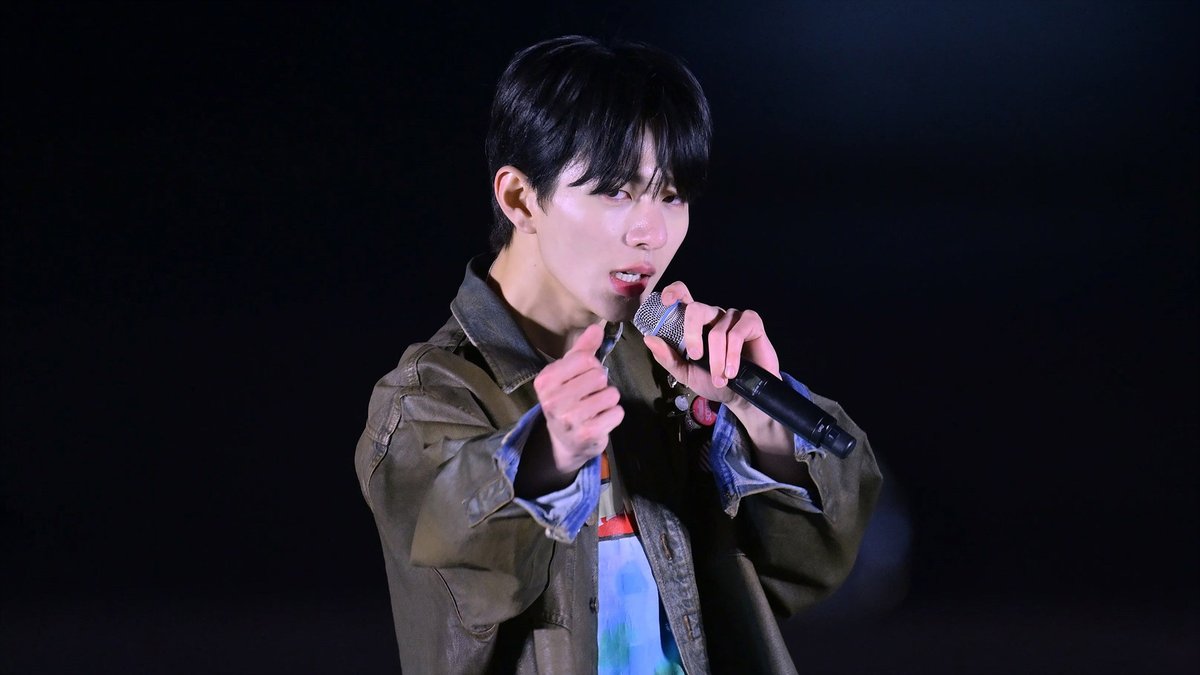 #골든차일드 (#GoldenChild) #최보민 'Feel me' 직캠 @ 게릴라 콘서트 | 231107 | 4K60p youtu.be/LmbcSH-Lu2A