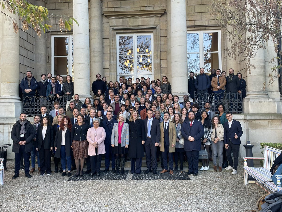 C’est un plaisir d’être cette année le parrain de la journée Parlem’entreprise et de recevoir les membres de la <a href="/JCE_France/">jce_france</a> à l’<a href="/AssembleeNat/">Assemblée nationale</a>.

Merci à <a href="/YaelBRAUNPIVET/">Yaël Braun-Pivet</a> pour son accueil !