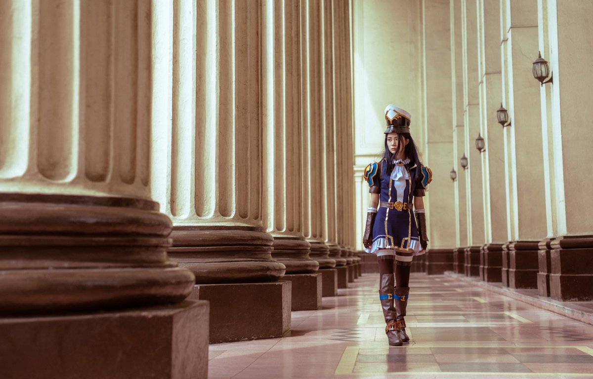 mirarae_cos's tweet photo. Happy 2nd anniversary @arcaneshow  

Cant wait for the new season next year, Arcane definitely changed my life so so much . So sharing more shots from Caitlyn especially now that the place no longer exist. 

#arcane #caitlynkiramman https://t.co/XPRSqTkIFk
